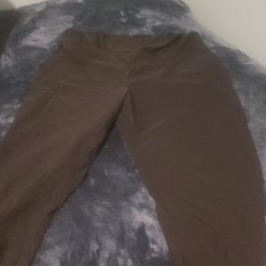 Maternity black capris pants